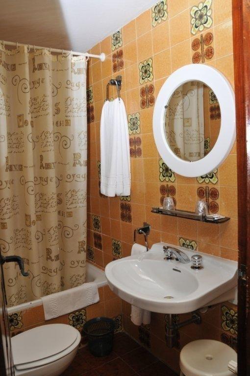 Hotel Restaurante Las Galias Zuera Pokoj fotografie
