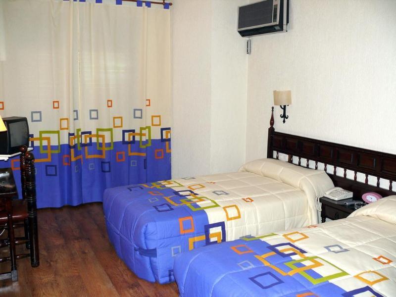 Hotel Restaurante Las Galias Zuera Pokoj fotografie